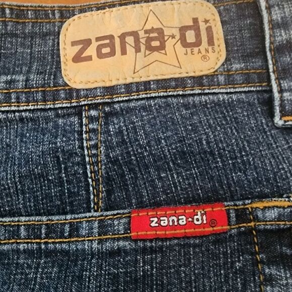 Zani Di High Rise Dark Wash Straight Leg Jeans Junior Size 9 - Picture 3 of 5